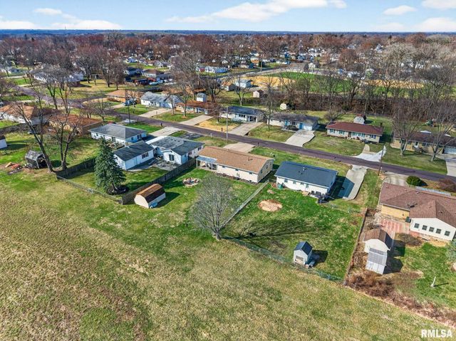 310 SHERWOOD PARK Road, Washington, IL 61571