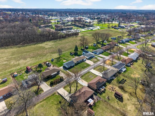 310 SHERWOOD PARK Road, Washington, IL 61571