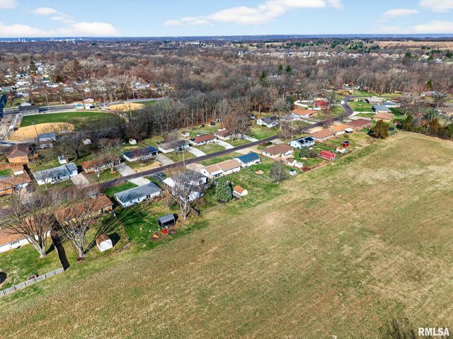 310 SHERWOOD PARK Road, Washington, IL 61571