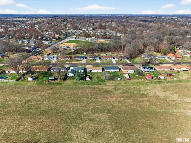 310 SHERWOOD PARK Road, Washington, IL 61571