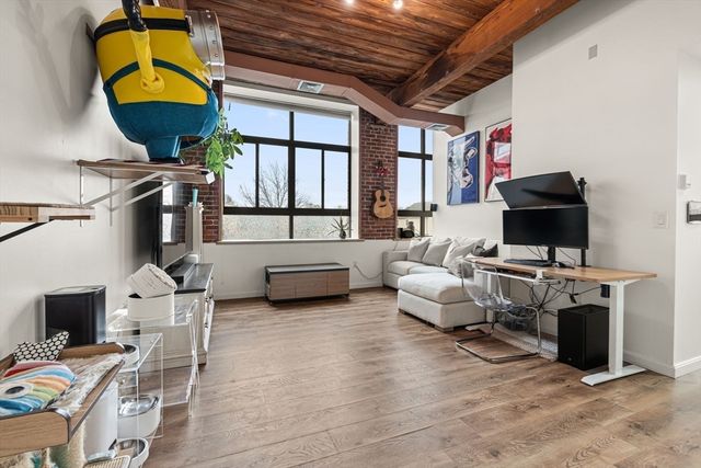 10 Linwood St 214, Malden, MA 02148