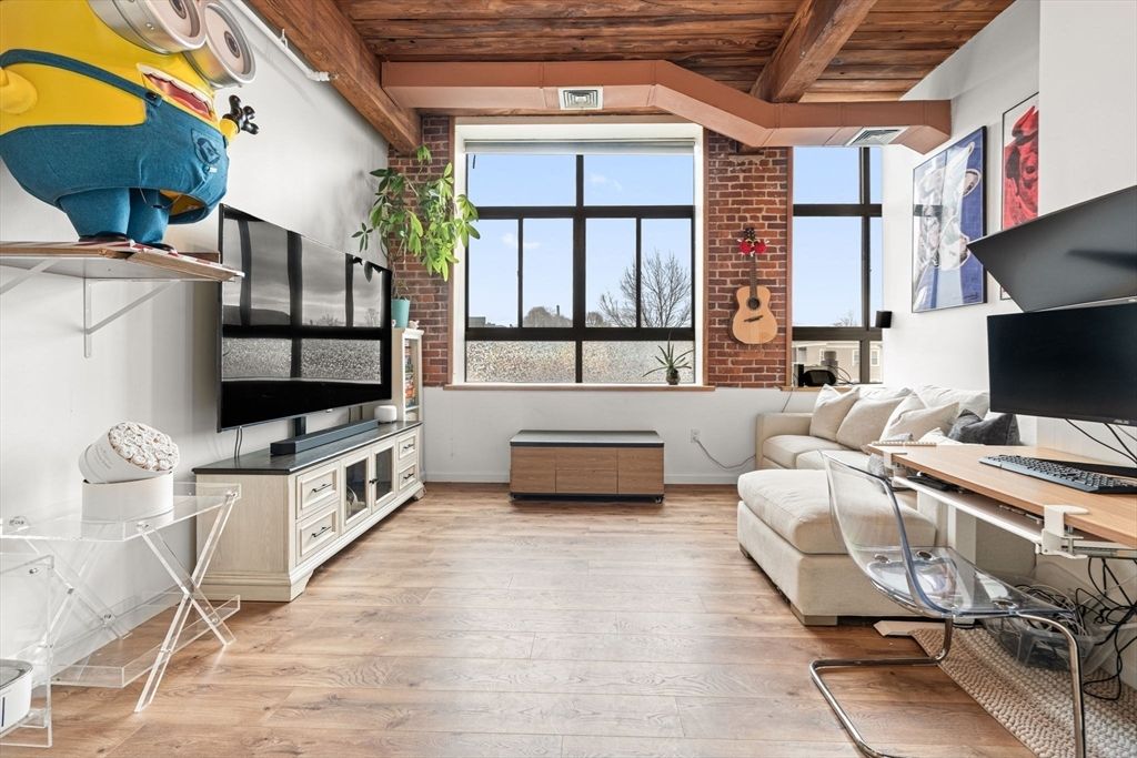 10 Linwood St 214, Malden, MA 02148