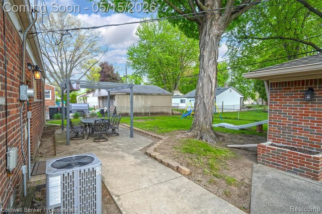 30650 Minton Street, Livonia, MI 48150