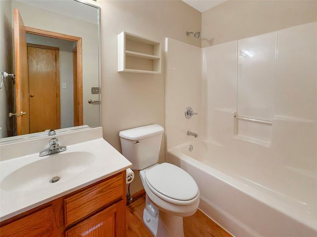 15764 Sheridan Avenue, Clive, IA 50325