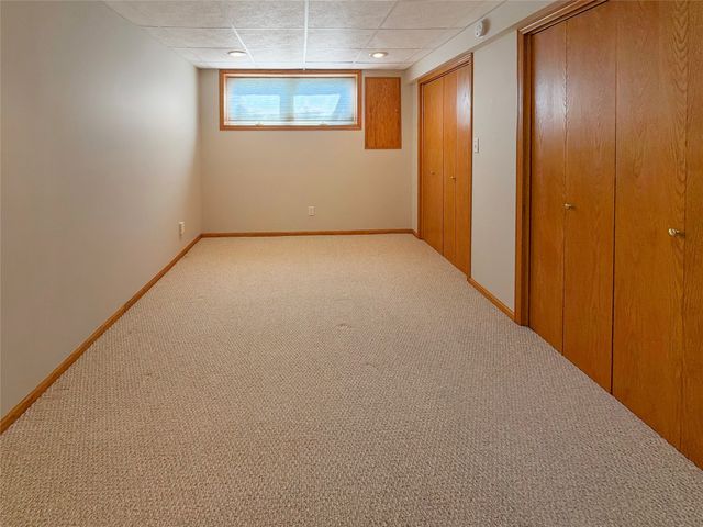 15764 Sheridan Avenue, Clive, IA 50325