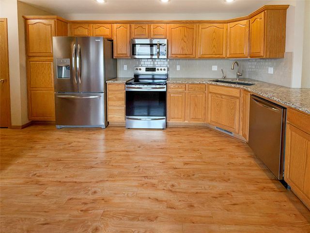 15764 Sheridan Avenue, Clive, IA 50325