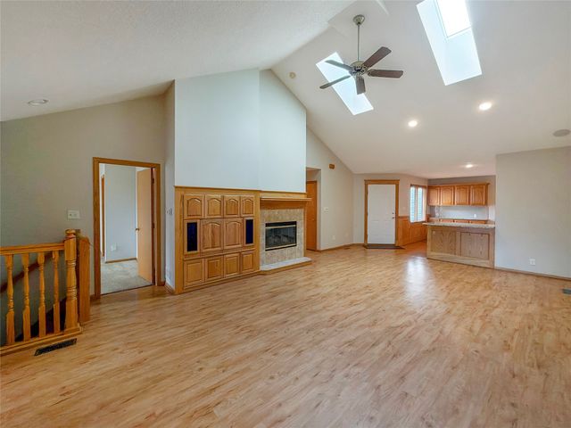 15764 Sheridan Avenue, Clive, IA 50325