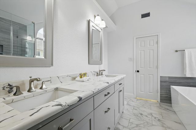4704 Misty Ridge Drive, Fort Worth, TX 76137