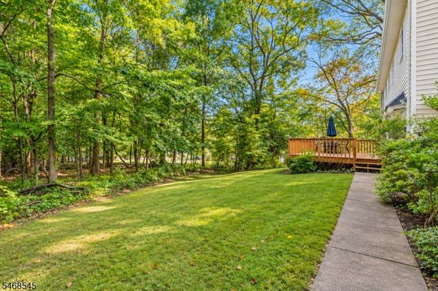 8 Hathaway Dr, New Providence Boro, NJ 07974