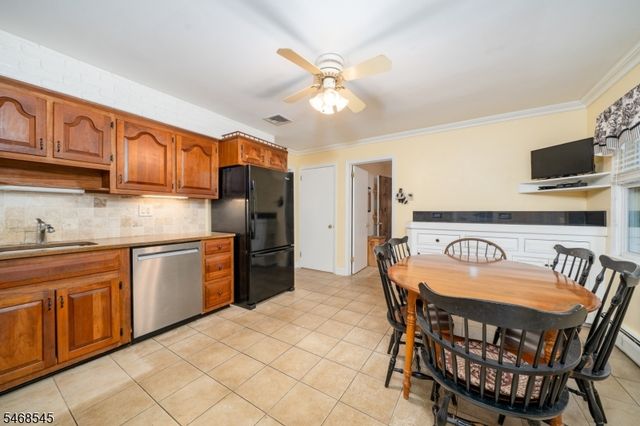 8 Hathaway Dr, New Providence Boro, NJ 07974