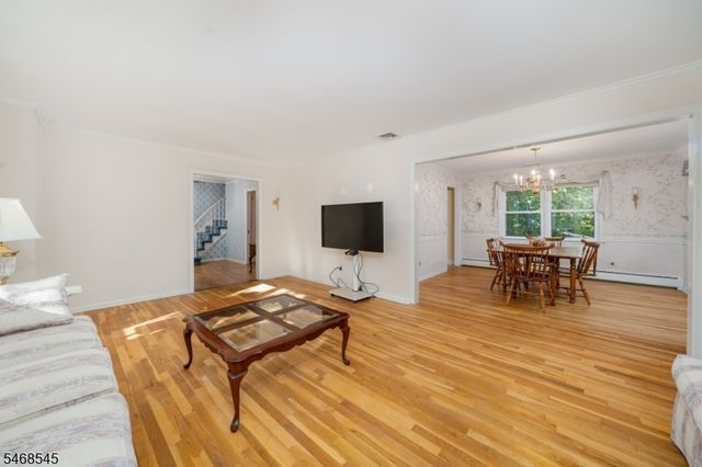 8 Hathaway Dr, New Providence Boro, NJ 07974