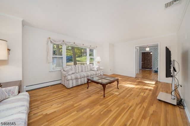 8 Hathaway Dr, New Providence Boro, NJ 07974