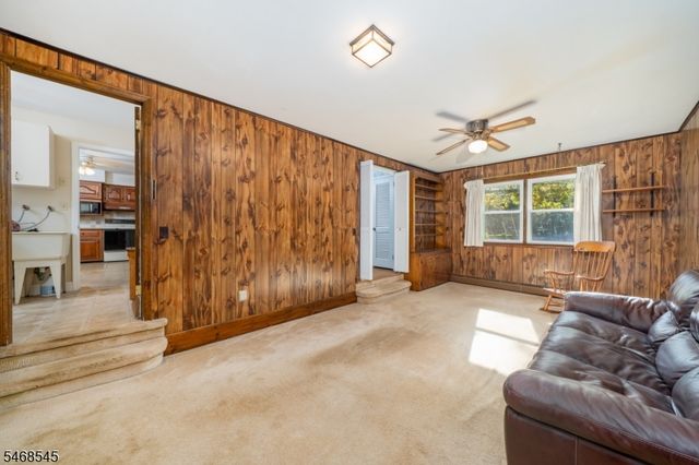 8 Hathaway Dr, New Providence Boro, NJ 07974