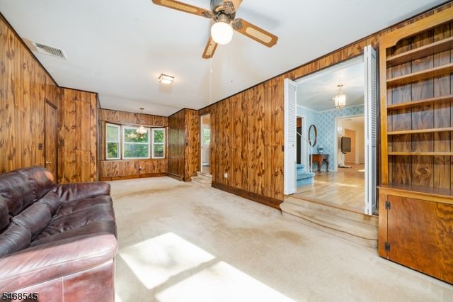 8 Hathaway Dr, New Providence Boro, NJ 07974