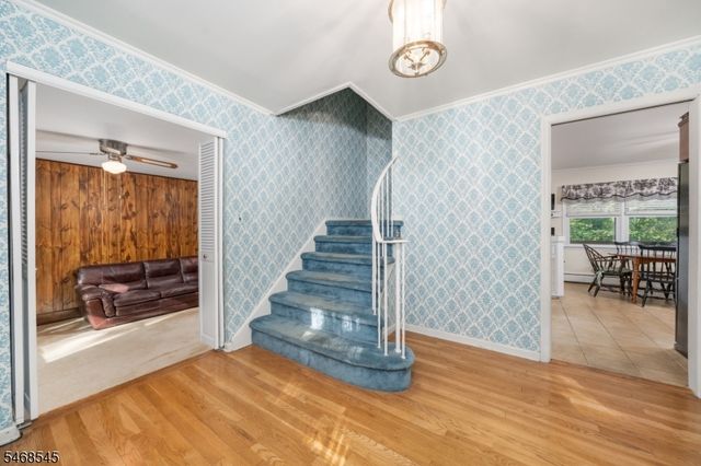 8 Hathaway Dr, New Providence Boro, NJ 07974