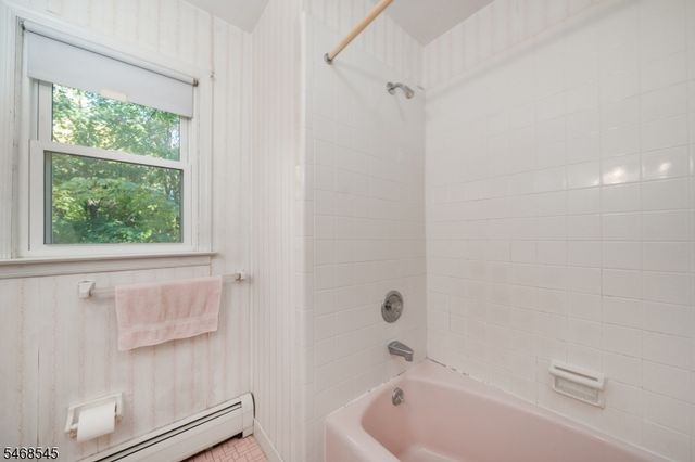 8 Hathaway Dr, New Providence Boro, NJ 07974