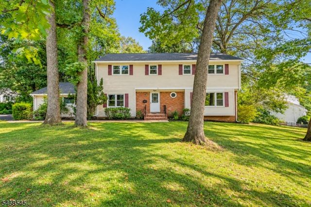 8 Hathaway Dr, New Providence Boro, NJ 07974