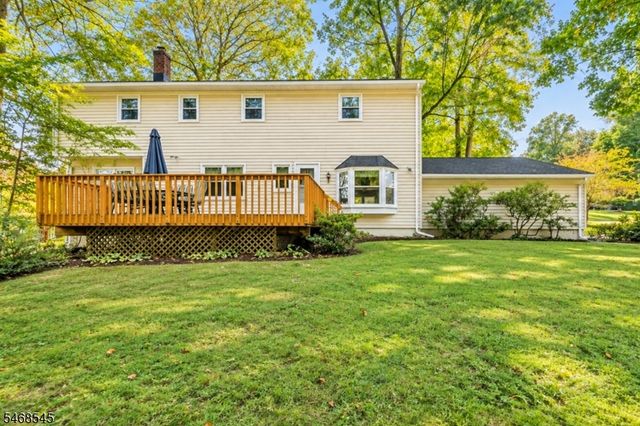 8 Hathaway Dr, New Providence Boro, NJ 07974