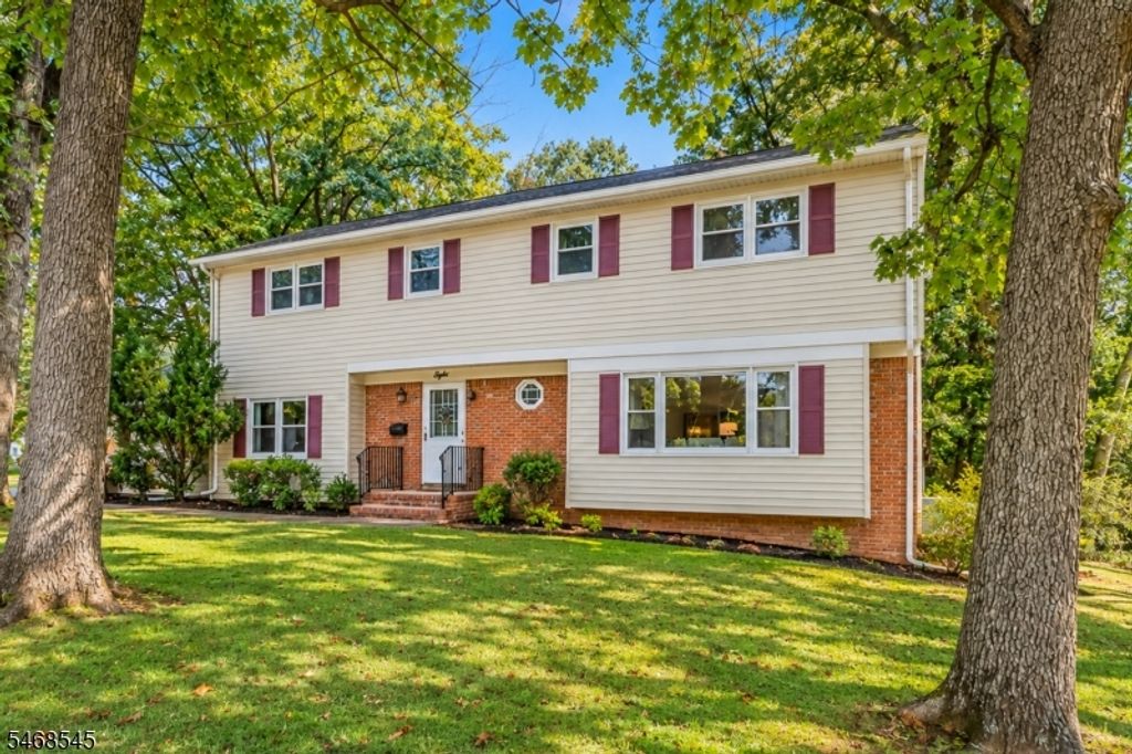 8 Hathaway Dr, New Providence Boro, NJ 07974 — exterior