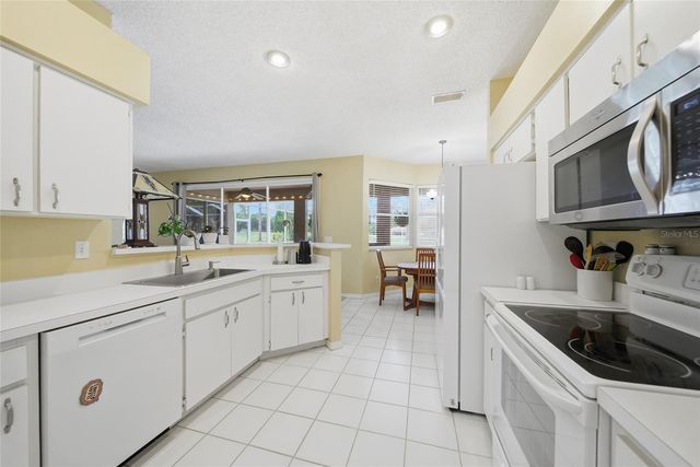 4941 WILLOW RIDGE TERRACE, Valrico, FL 33596
