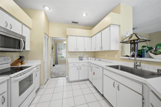 4941 WILLOW RIDGE TERRACE, Valrico, FL 33596