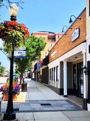 5117 Main Street 13, Downers Grove, IL 60515