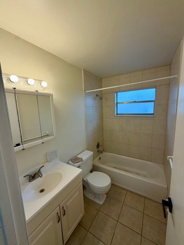 2915 SW 17th Street A-b, Fort Lauderdale, FL 33312