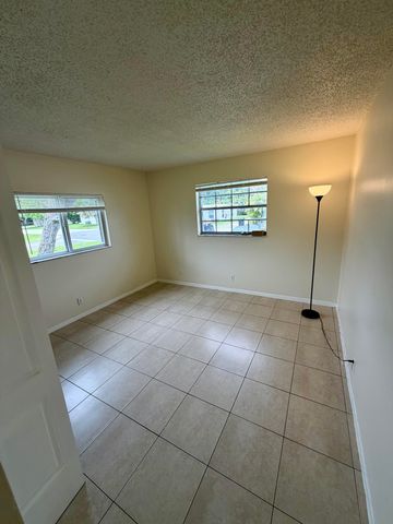 2915 SW 17th Street A-b, Fort Lauderdale, FL 33312