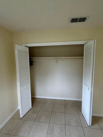 2915 SW 17th Street A-b, Fort Lauderdale, FL 33312