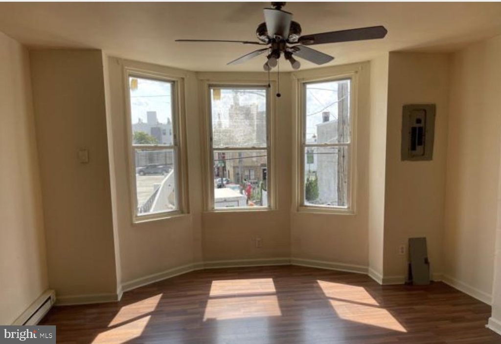 859 E WESTMORELAND ST, Philadelphia, PA 19134