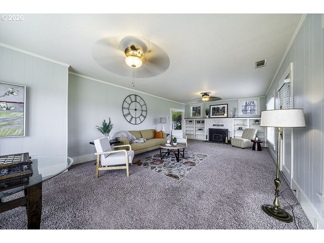 408 OAK GROVE Rd, Medford, OR 97501