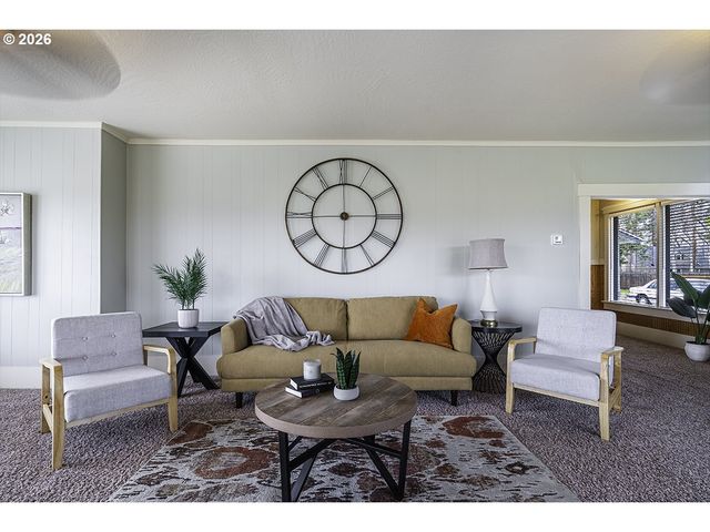 408 OAK GROVE Rd, Medford, OR 97501