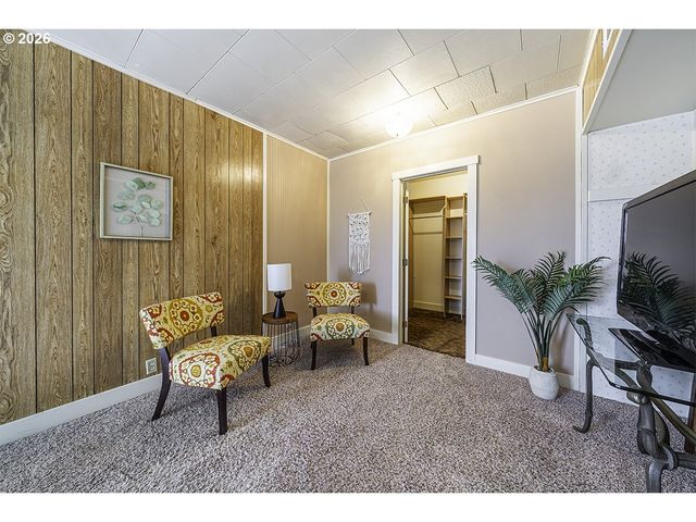 408 OAK GROVE Rd, Medford, OR 97501