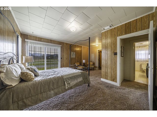 408 OAK GROVE Rd, Medford, OR 97501