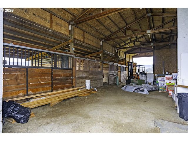 408 OAK GROVE Rd, Medford, OR 97501