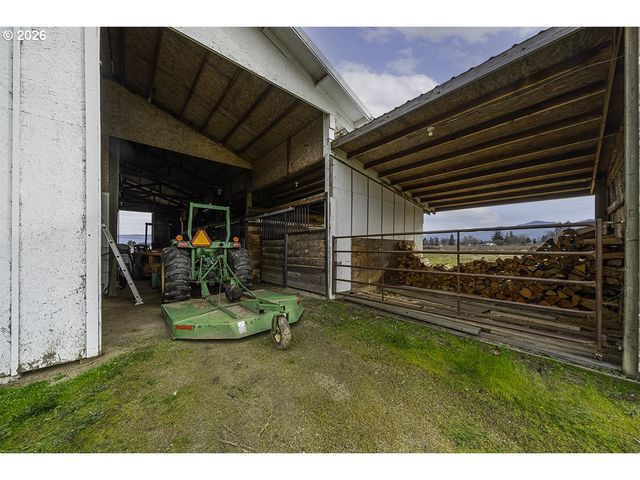 408 OAK GROVE Rd, Medford, OR 97501