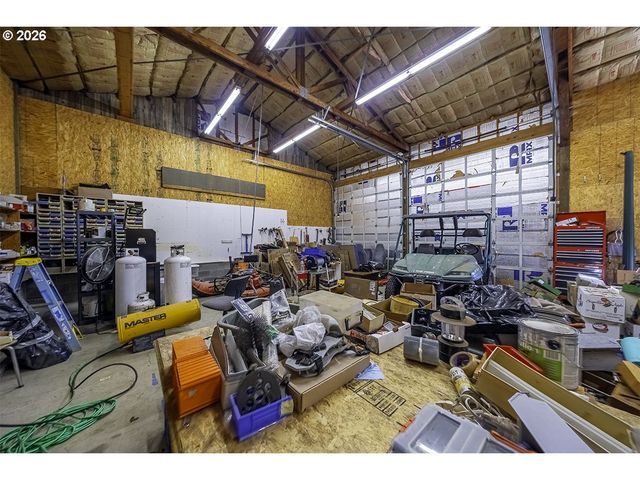 408 OAK GROVE Rd, Medford, OR 97501