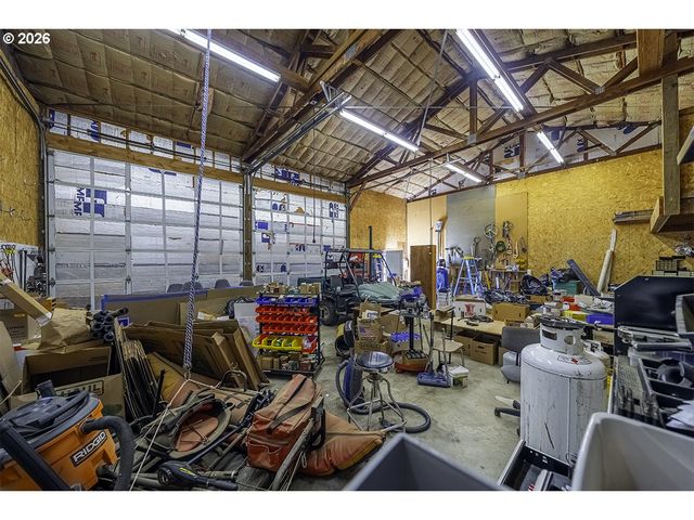 408 OAK GROVE Rd, Medford, OR 97501