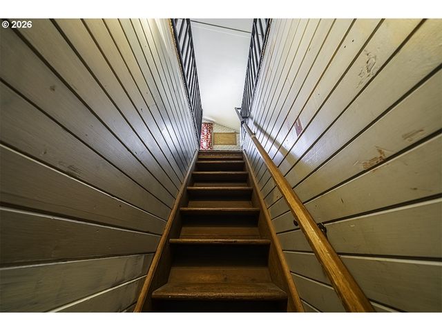 408 OAK GROVE Rd, Medford, OR 97501