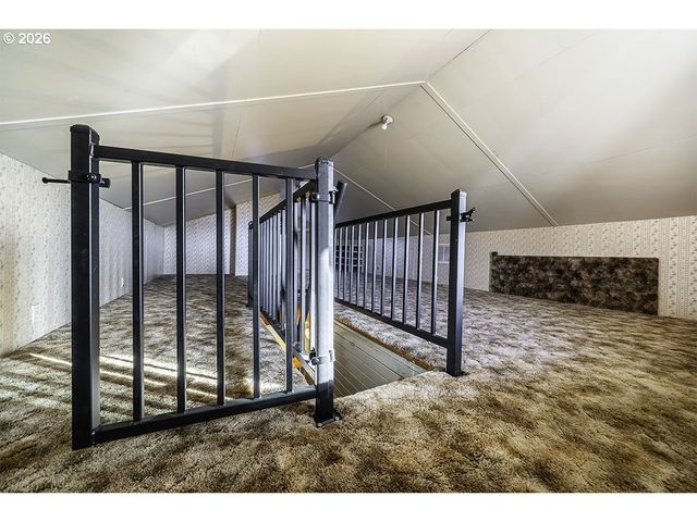 408 OAK GROVE Rd, Medford, OR 97501