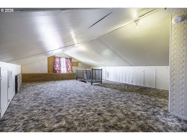 408 OAK GROVE Rd, Medford, OR 97501