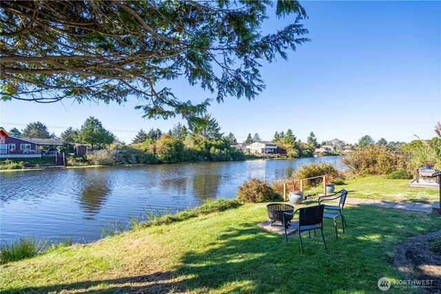 213 Canal Drive NE, Ocean Shores, WA 98569