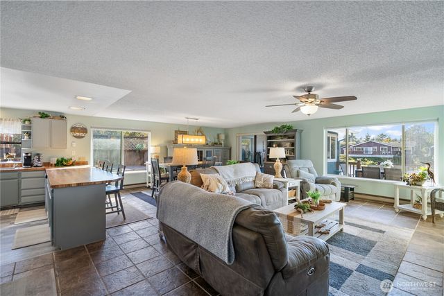 213 Canal Drive NE, Ocean Shores, WA 98569