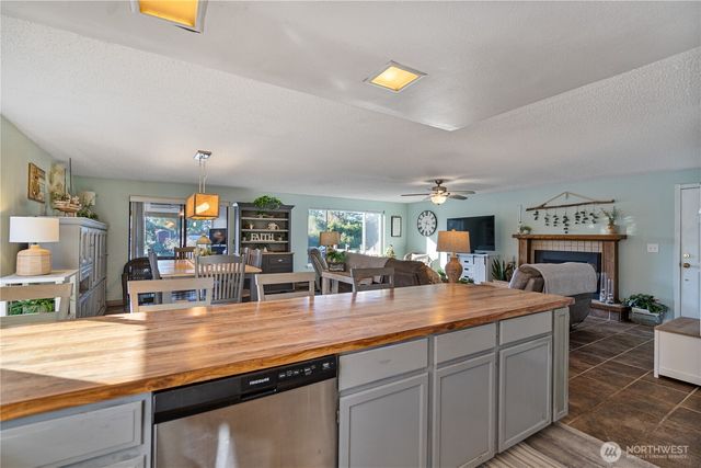 213 Canal Drive NE, Ocean Shores, WA 98569