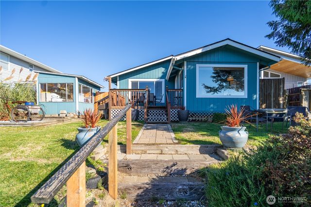 213 Canal Drive NE, Ocean Shores, WA 98569