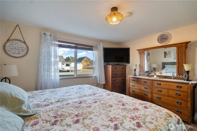 213 Canal Drive NE, Ocean Shores, WA 98569