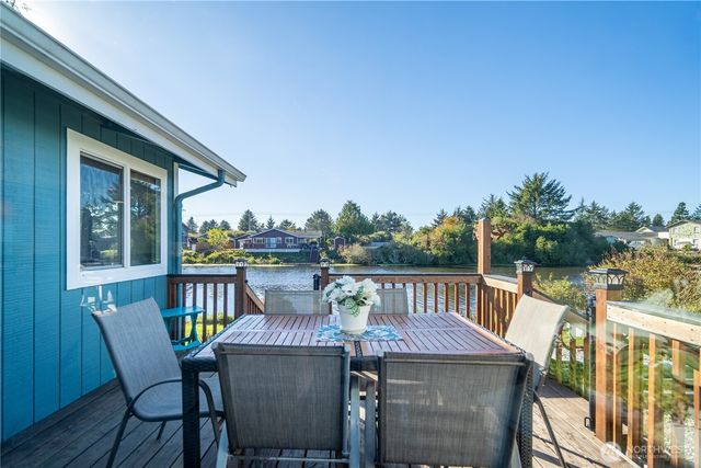 213 Canal Drive NE, Ocean Shores, WA 98569