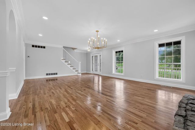3815 Carriage Pointe Dr, Crestwood, KY 40014