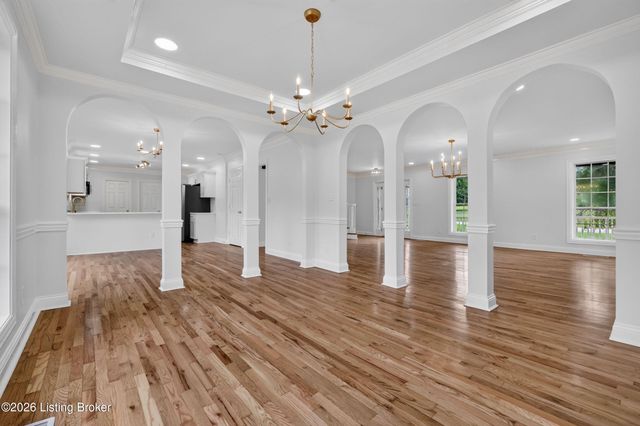 3815 Carriage Pointe Dr, Crestwood, KY 40014