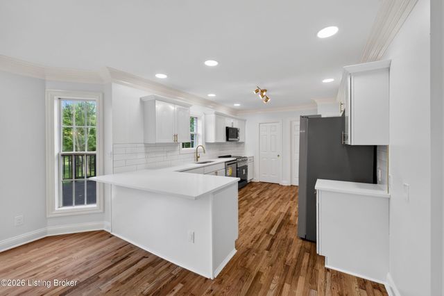 3815 Carriage Pointe Dr, Crestwood, KY 40014